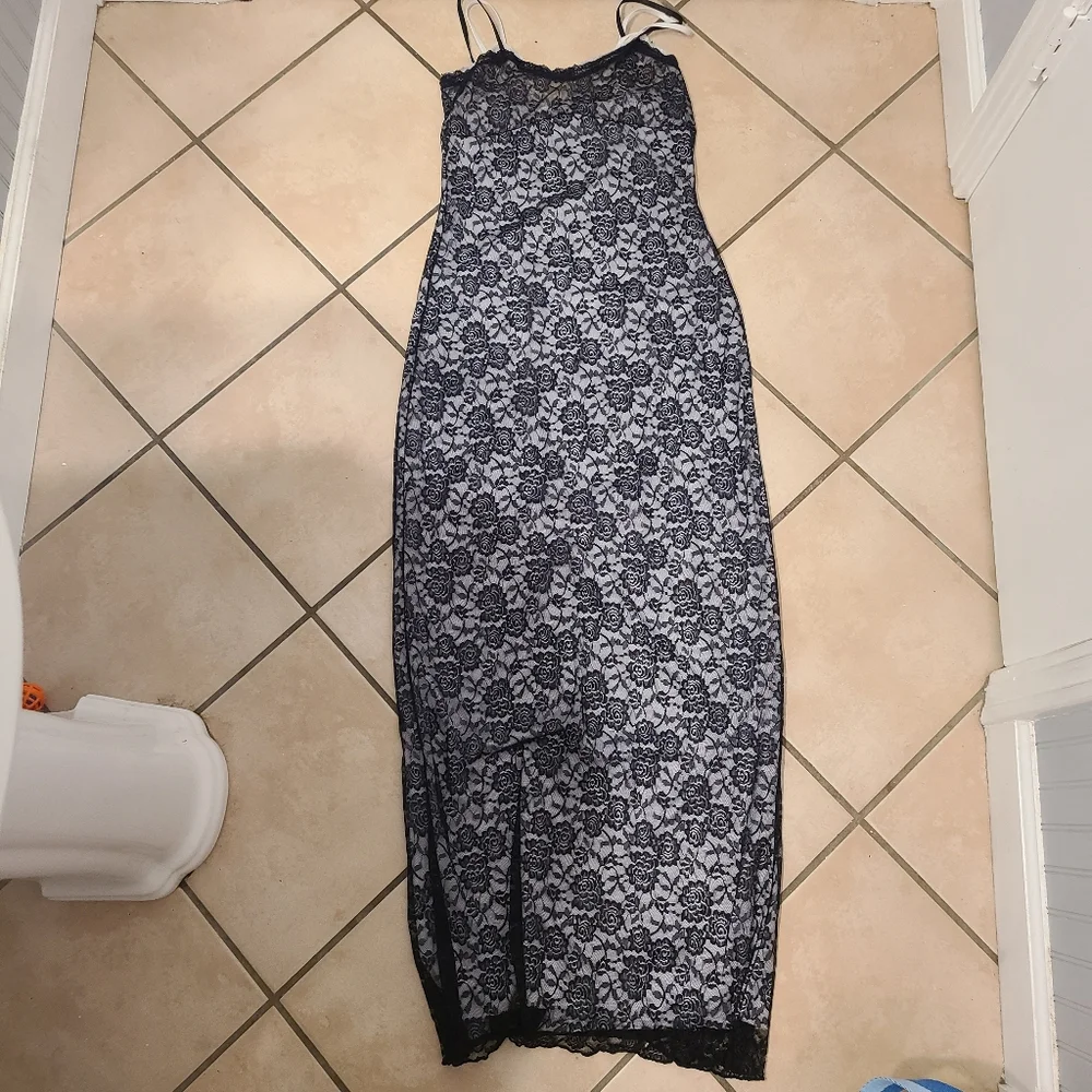 lace maxi dress - Picture 5 of 8